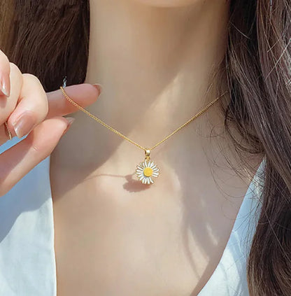 Designer Daisy Necklace for Women with Floral Pendant